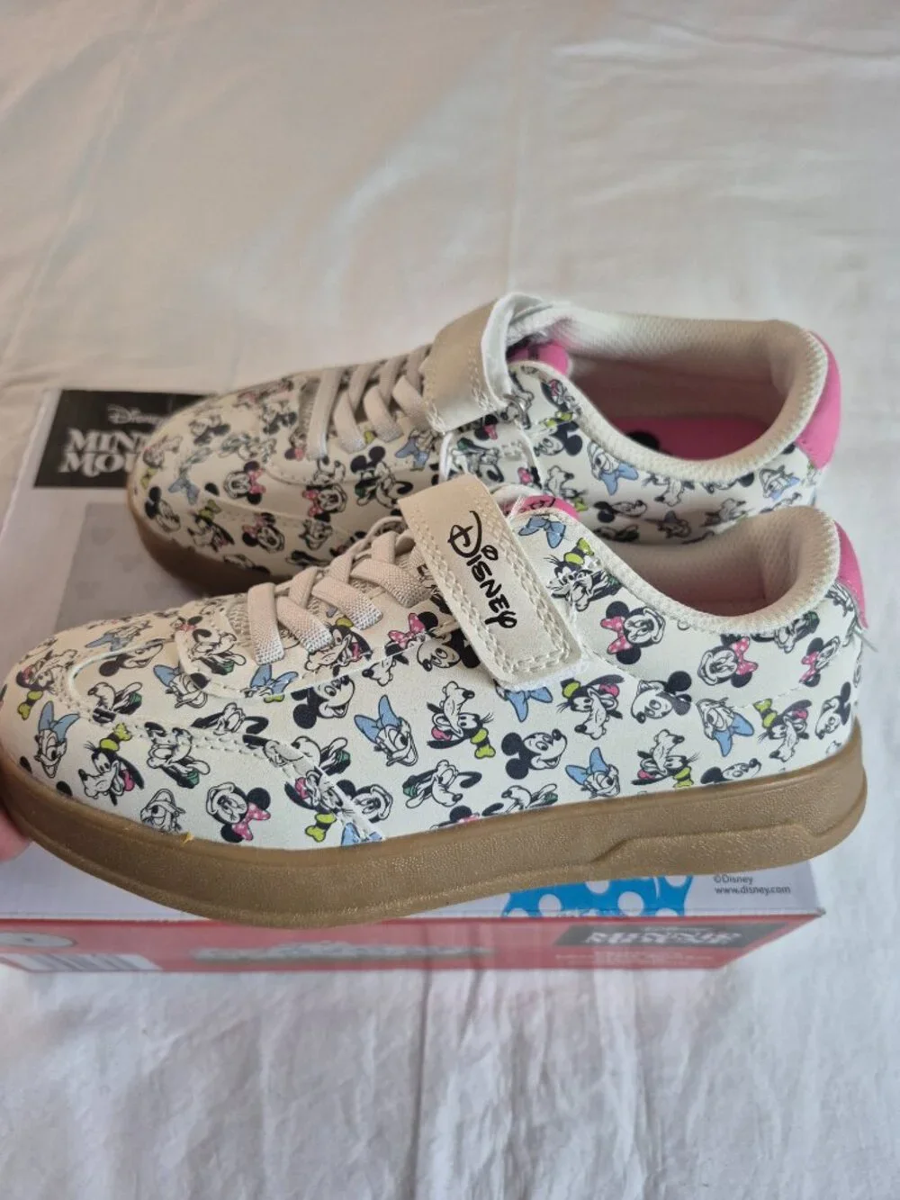 Disney Minnie And Friends Children’s Character Sneakers Size: 1,  NWB